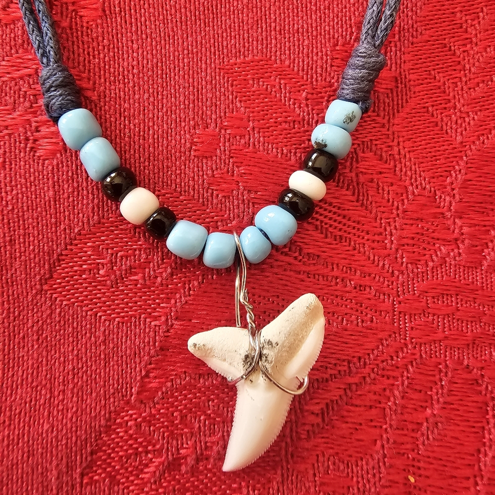 Beachy necklace or can be wore as a bracelet
